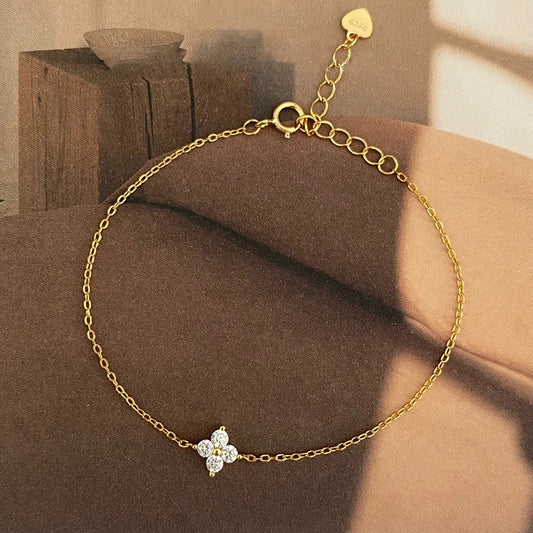 Bracelet à quatre feuilles